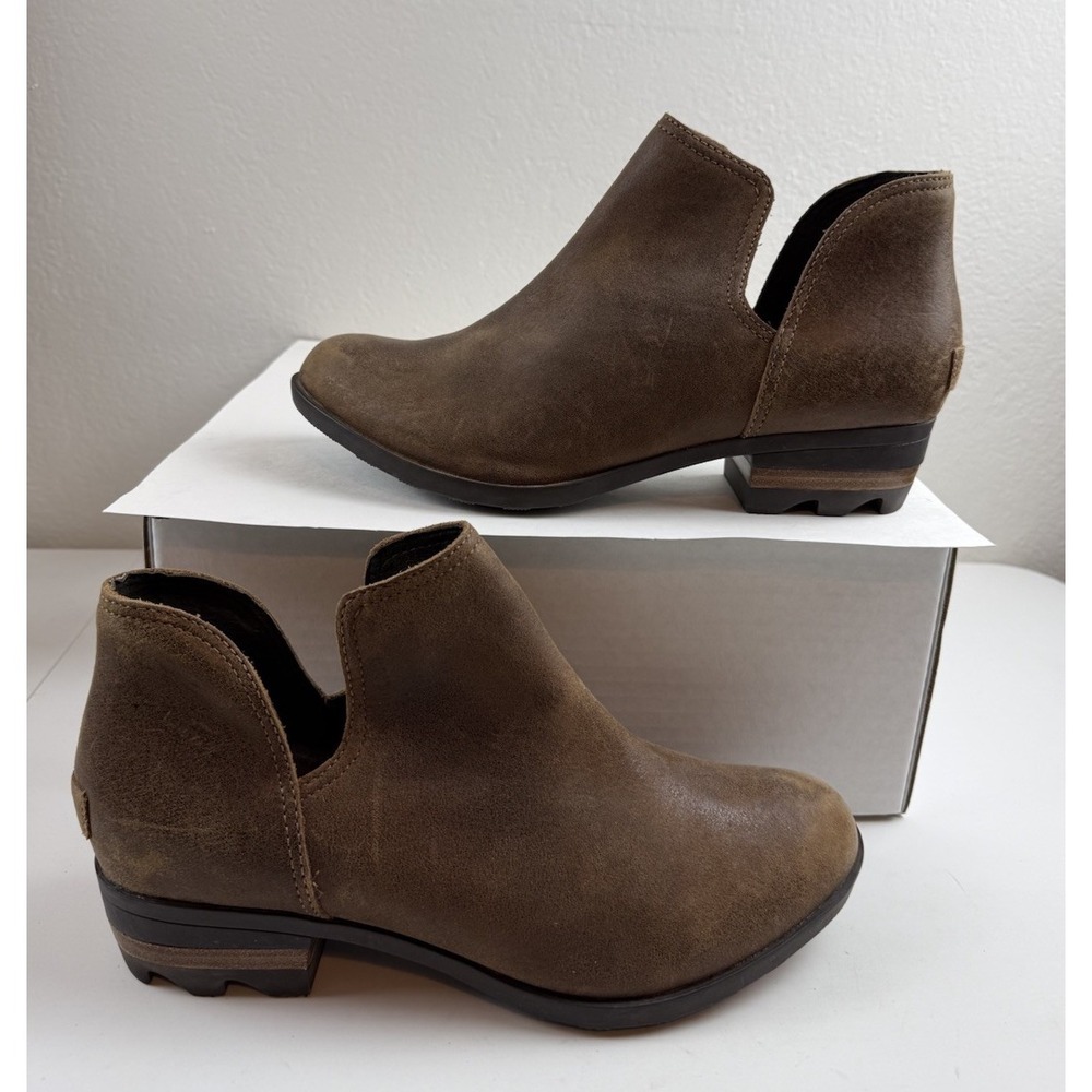Sorel Lolla Brown Distressed Leather Cut Out Low Heel Ankle Boots Womens Size 9